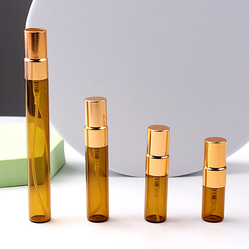 C) アルミキャップガラススプレー(茶色) 2ml